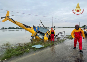 Italia ende në rrezik nga stuhitë, katër persona të plagosur nga rrëzimi i një helikopteri