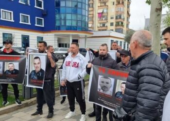 Ende mister fati i 2 të zhdukurve në Sarandë, familjarët takojnë kreun e Policisë së Shtetit