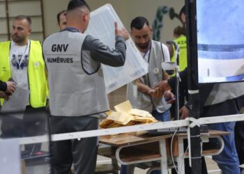 PS “blindon” Bashkinë e Durrësit, Emirjana Sako shkon mbi 6100 vota para Igli Carës