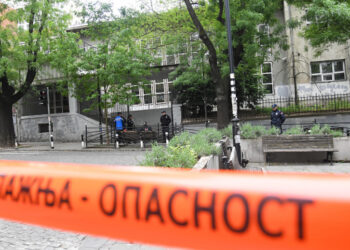 “Do vras gjithë klasën dhe mësuesit”/ I riu 15-vjeçar përhap panik në shkollën e tij në Serbi