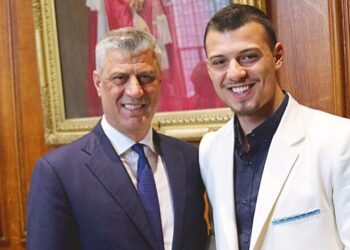 VIDEO/ Djali i Hashim Thaçit mbështet Erionin: Të dielën në Tiranë do votoj Veliajn, është mik i mirë i gjithë Kosovës