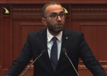 Bardhi: Kryeministri Rama në vend të japë llogari për masakrën që bëri më 14 majti, merret me opozitën