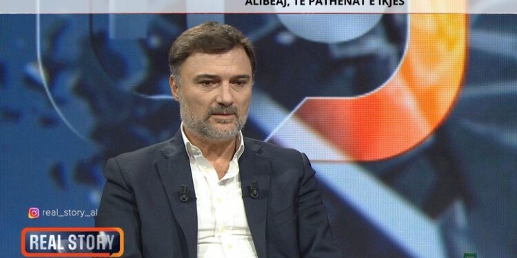 Alibeaj thyen heshtjen pas dorëheqjes: Opozita t'i mbajë të forta raportet me Perëndimin