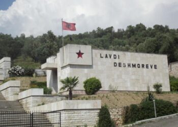 5 Maji, Dita e Dëshmorëve! Shqipëria nderon trimat që dhanë jetën për lirinë