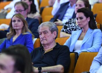 A i kërkon dot llogari Doktorit moj Grida, ndoshta dhe vetes tënde?