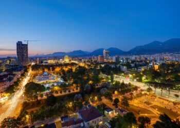 ”Vogue Italia”: Tirana, kryeqyteti me nuanca dhe dimensione europiane