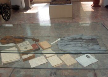 Pulovra e larë me gjak e Qemal Stafës dhe idealizmi i rinisë