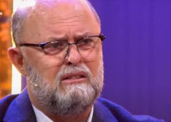 “Kam punuar shofer për të rritur fëmijët”, Petrit Malaj rrëfen sakrificat, flet me lotë në sy për njerëzit e shtrenjtë