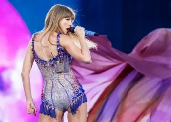 Fansat refuzojnë të blejnë albumin e Taylor Swift…vetëm nëse ndahet nga i dashuri