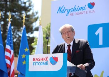 Tropojë/Berisha bën mish-mash historinë kundër Ramës, përzien edhe Car Dushanin me Hoxhën: Ai është racist!