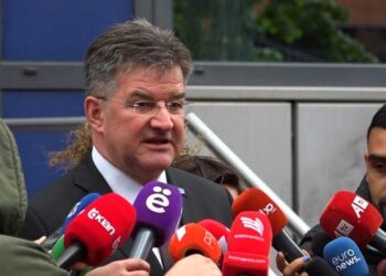 Statuti i Asociacionit, Lajçak takon Kurtin në Prishtinë: Të fokusohemi te normalizimi