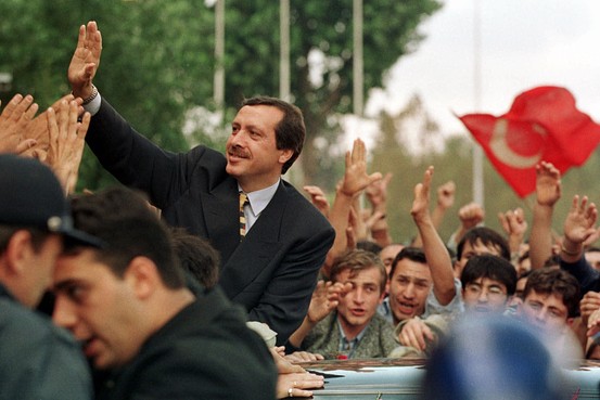“Pas lirimit nga burgu, Erdogan u strehua te një familje shqiptare në Tetovë”