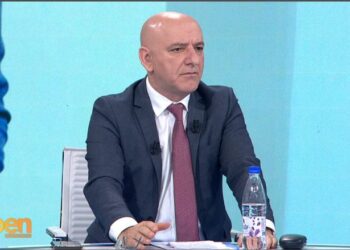 “Dorëheqja e Alibeajt, vendim i drejtë”/ Bejko denoncon Bardhin e Tabakun: Njëri ndihmoi kandidatin e Foltores, tjetra hidhte foto nga Bjeshkët e Namuna