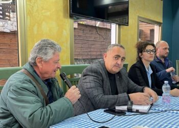 Ambasadorja greke ndjek seancën për Belerin, refuzon të komentojë vendimin për mediat