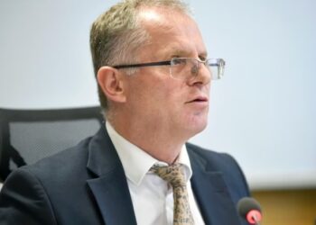 Trazirat në Veri/ Bislimi: Qytetarët e pakënaqur s’mund të bllokojnë kryetarët e rinj të komunave që duhet të nisin…!