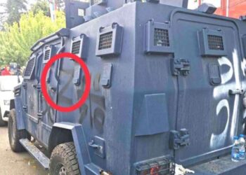 Provokojnë serbët në veri, vizatojnë simbole ruse në makinat e Policisë së Kosovës dhe të KFOR-it
