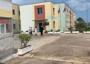 5 ditë në burg/ Fredi Belerit i shkojnë për vizitë zyrtari i Ministrisë së Jashtme greke dhe ambasadorja