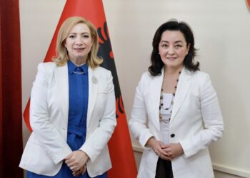 Ambasadorja Kim takon kryetaren e Gjykatës Kushtetuese: SHBA do të vazhdojë të mbështesë fuqishëm reformën në drejtësi