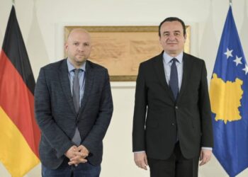 Zyrtari gjerman takohet me Kurtin / Perëndimi kundër qeverisë së Prishtinës për veprimet në veri