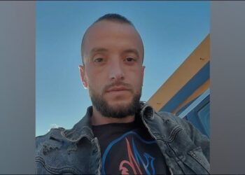 Emri/ Vrasja në Kavajë, policia identifikon autorin, ofron 10 mijë euro shpërblim për ata që japin informacion për kapjen e tij