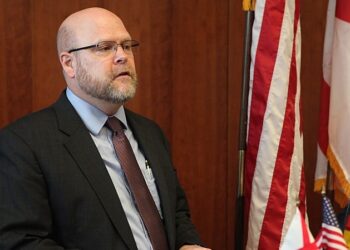 Tensionet në Kosovë, ambasadori amerikan thërret kryetarët e komunave të veriut në takim