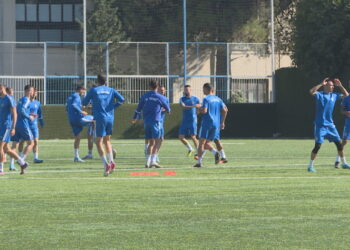 Lufta në distancë, Tirana përballet me Laçin, Partizani sfidon Vllazninë
