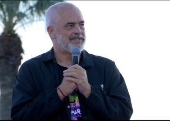 LIVE/ Rama në Vlorë: Qytetit i duhet një kryetar bashkie që të rri pa gjumë! Do e kthejmë kampione të turizmit në Ballkan