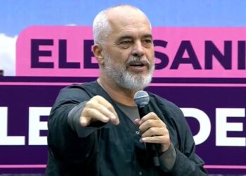 Elbasan/ Rama ironizon Boçin: Artist që doli nga arkivat e Kinostudios, me okllai në dorë si Dhori i Korçës