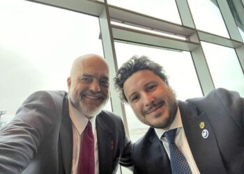 FOTO-LAJM/ Edi Rama me Dritan Abazoviçin, nga Islanda: Me ma t’mirin e të tanve