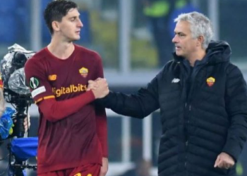 Jose Mourinho drejt largimit, trajneri i pakënaqur me Romën