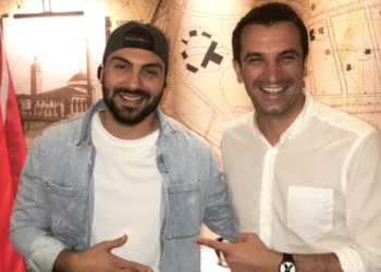 VIDEO / Erion Veliaj dhe Ledri Vula luajnë basketboll me kampionët e Tiranës, sfidojnë njëri-tjetrin në Rap