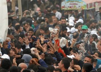 Programi Botëror i Ushqimit pezullon ndihmën për palestinezët