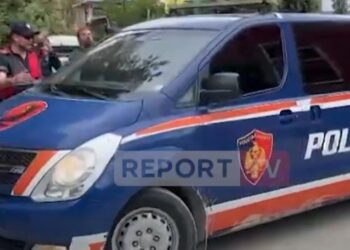 VIDEO/ ‘Do të fitojmë o Fredito’, incidenti kur Beleri po linte ambientet gjykatës në Vlorë! Qytetari: Ik more qen bir qeni, çfarë do fitoni