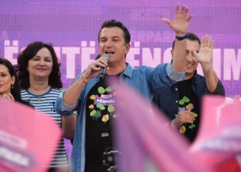Veliaj me banorët e Njësive 7 dhe 11: Do fitojmë edhe më thellë në Laprakë e kudo në Tiranë, se për ne flasin punët