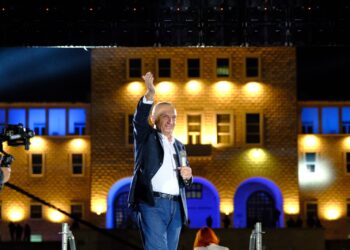Meta nuk kursehet me gjuhën në mbyllje të fushatës: Një person kontrollon 60 gomerë, përveç Shkodrës. Rama, kryeministër delikuent