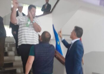 Flamur Noka u bën presion votuesve në Elbasan, kërkohet ndërhyrja e policisë