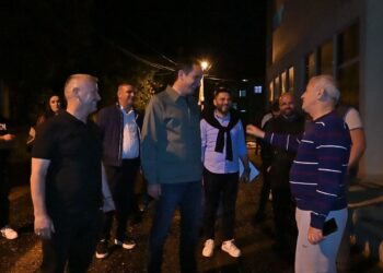 Vijon asfaltimi i rrugëve në lagjet e Tiranës, Veliaj: Jemi përditë në fushatë, gjatë verës ndërhyjmë në çdo cep