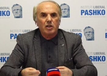 “Opozita në ditë të zezë”/ Zogaj: PD u fut në garë për të mbijetuar, Berisha betejë personale. Duhet t’i hapin rrugë liderve të rinj
