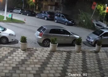VIDEOLAJM/ Aksident i frikshëm në Vlorë