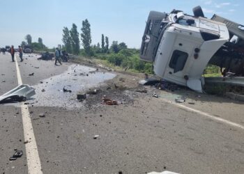 Emri/ Aksident masiv në rrugën e Kombit, disa të plagosur! Përplaset për vdekje edhe drejtuesi i biçikletës në Kurbin