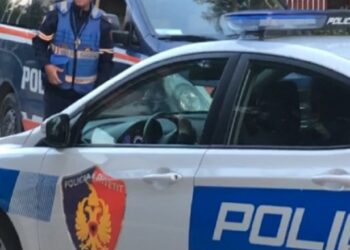 Emri/ Vrasja në Kavajë, ja kush është 48-vjeçari që u qëllua me armë në lokal. Pista kryesore dyshohet të jetë hakmarrja