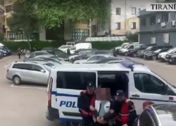 VIDEO/ I shpallur në kërkim, arrestohet 46-vjeçari i dënuar me mbi 7 vite burg. Emri