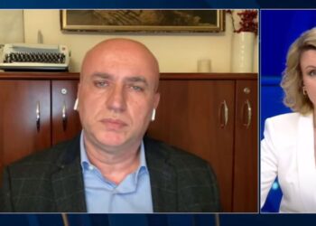 Escobar thirrje shqiptarëve para 14 Majit/ Baze: Mesazhi ishte i qartë, Berisha është e shkuara