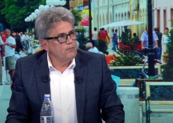 Posterat elektoralë jo me ngjyrën e PS, Beci zbulon arsyen: Beteja s’është politike, portokallia përfaqëson…!