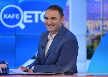 Këlliçi ‘predikon’ në fshatrat e Tiranës: Te kutia e votimit jeni vetëm ju dhe Zoti…