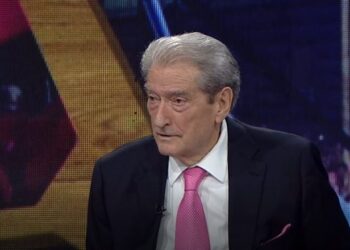 “Ata do vdesin me emrin tim në gojë”/ Berisha refuzon dorëheqjen: Më mbështesin 500 mijë qytetarë