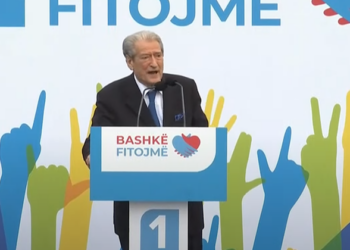 Lezhë/ Berisha nuk përmbahet, kërcënon Pjerin Ndreun e Safet Gjicin: Do t’ju heq shtetësinë shqiptare. Keni 72 orë afat për të ikur…!