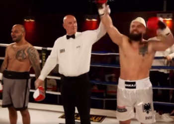 VIDEO / Bakaj fiton me knock–out ndaj boksierit që i ofendoi origjinën shqiptare