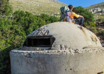 Një kujtim i zymtë i regjimit të Hoxhës/ Shqipëria me 168 mijë bunkerë dhe një rrëfim i ish-presidentit Alfred Moisiu
