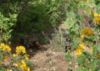 Çiklisti i huaj bie në greminë në Përmet, nuk dihet gjendja e tij shëndetësore